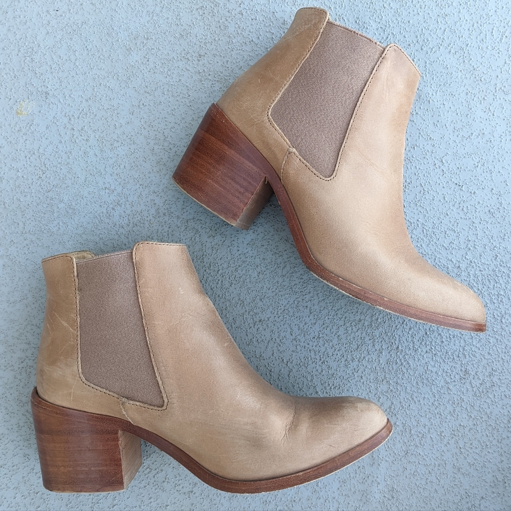 Nisolo Heeled Chelsea Bootie